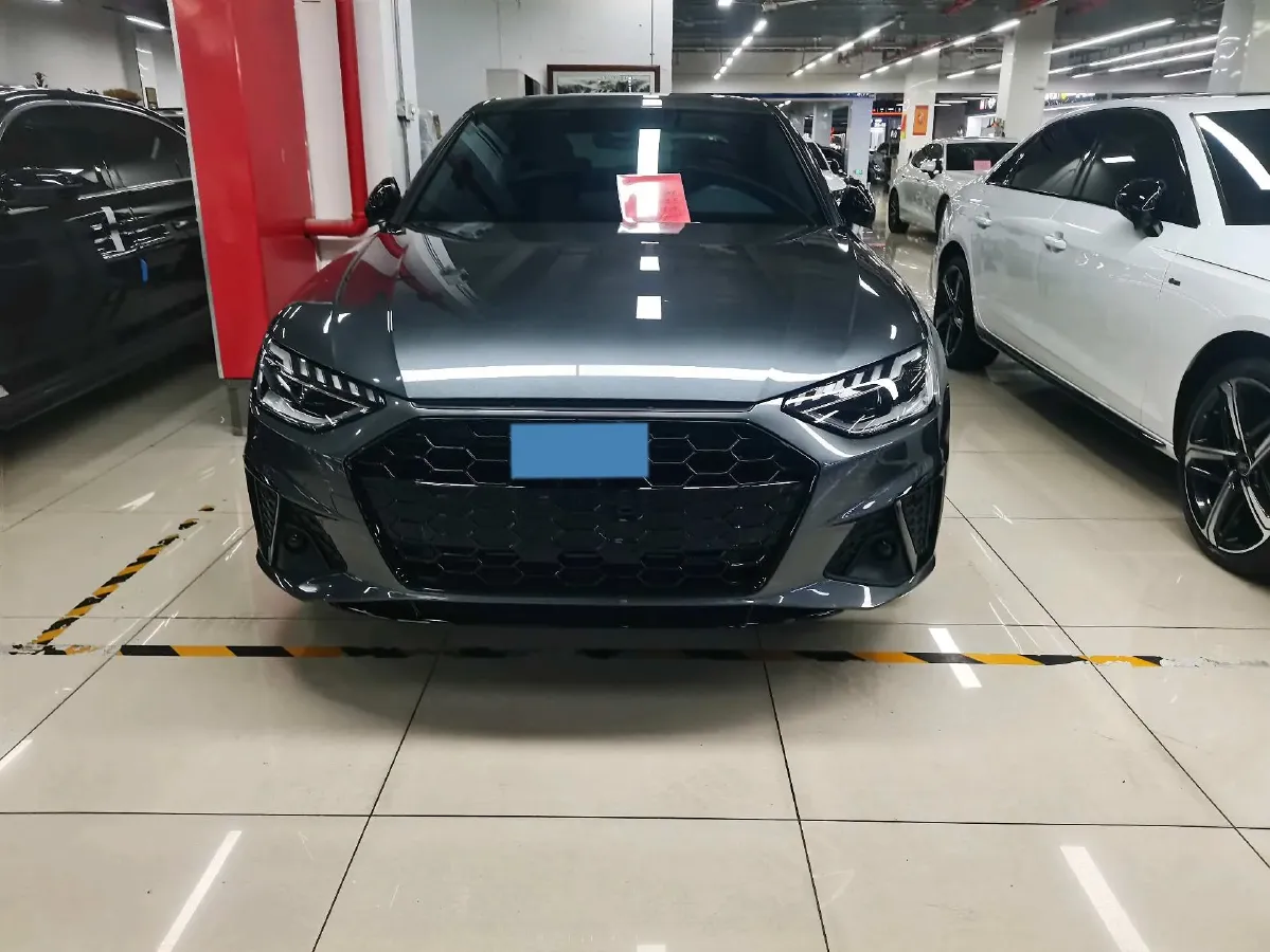 2024 Audi A4L 2.0T 190HP L4 7DCT,autocango,china used car exporter,china ev exporter,chinese used car exporter,chinese used ev exporter