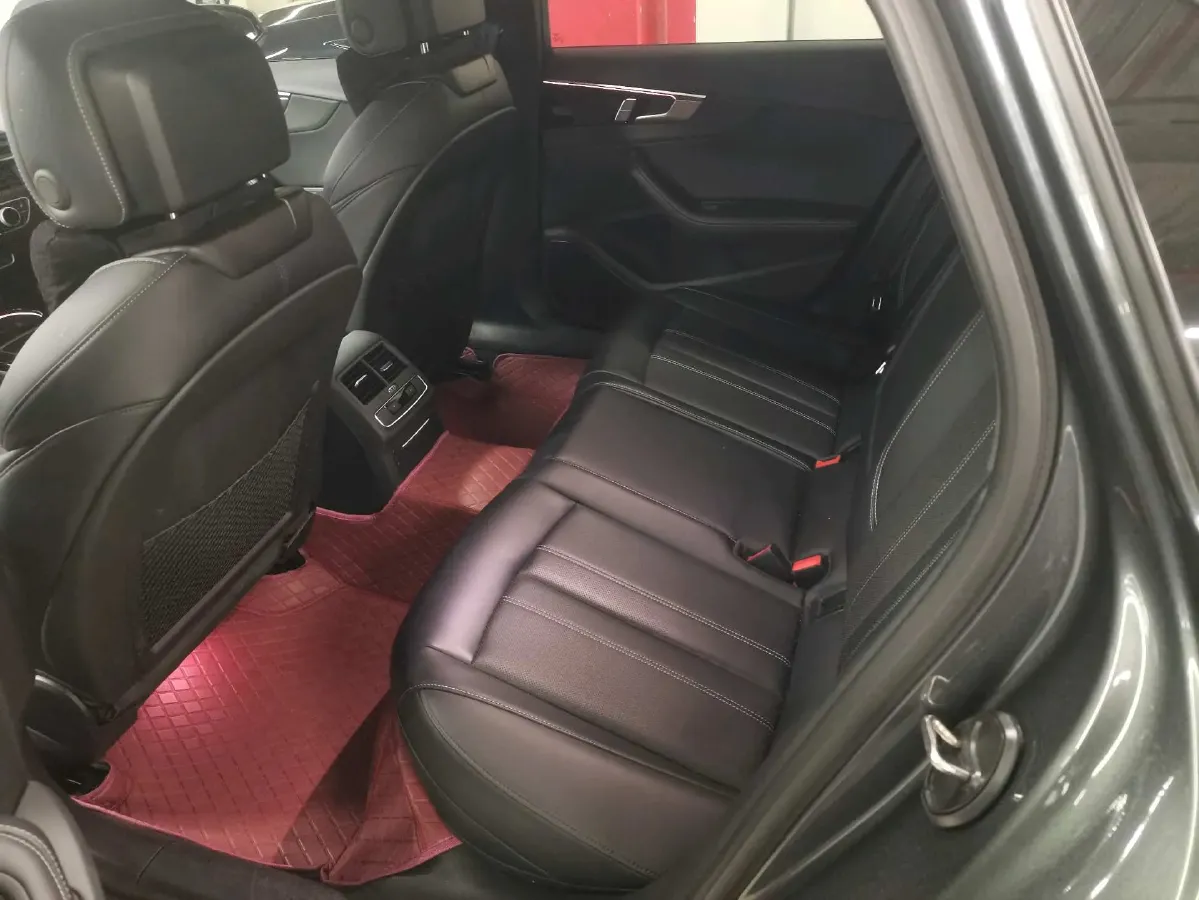 2024 Audi A4L 2.0T 190HP L4 7DCT,autocango,china used car exporter,china ev exporter,chinese used car exporter,chinese used ev exporter