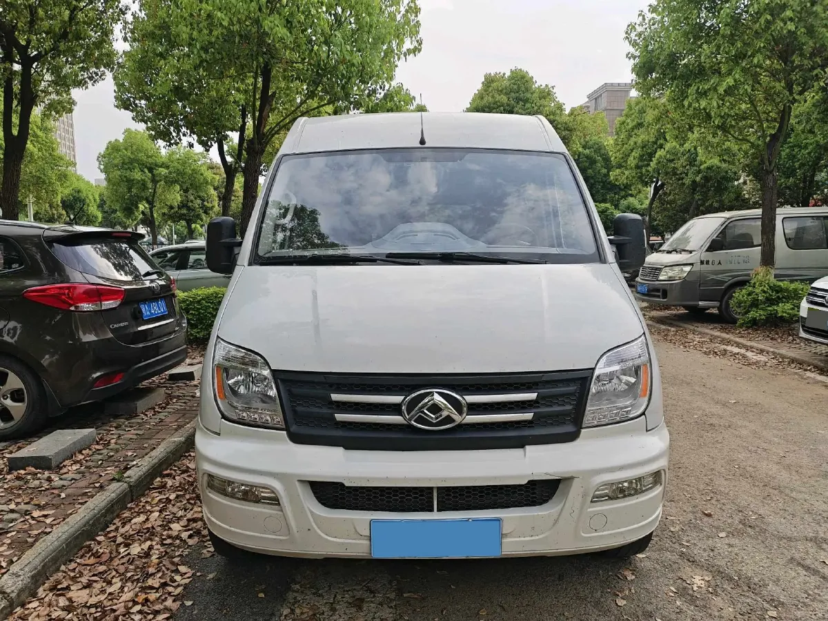 2023 MAXUS XinTu V80 2.0T 127HP L4 6MT,autocango,china used car exporter,china ev exporter,chinese used car exporter,chinese used ev exporter