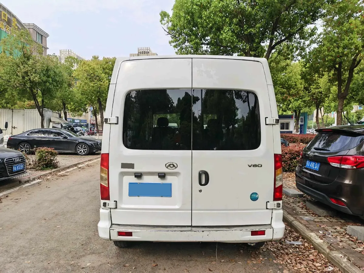 2023 MAXUS XinTu V80 2.0T 127HP L4 6MT,autocango,china used car exporter,china ev exporter,chinese used car exporter,chinese used ev exporter