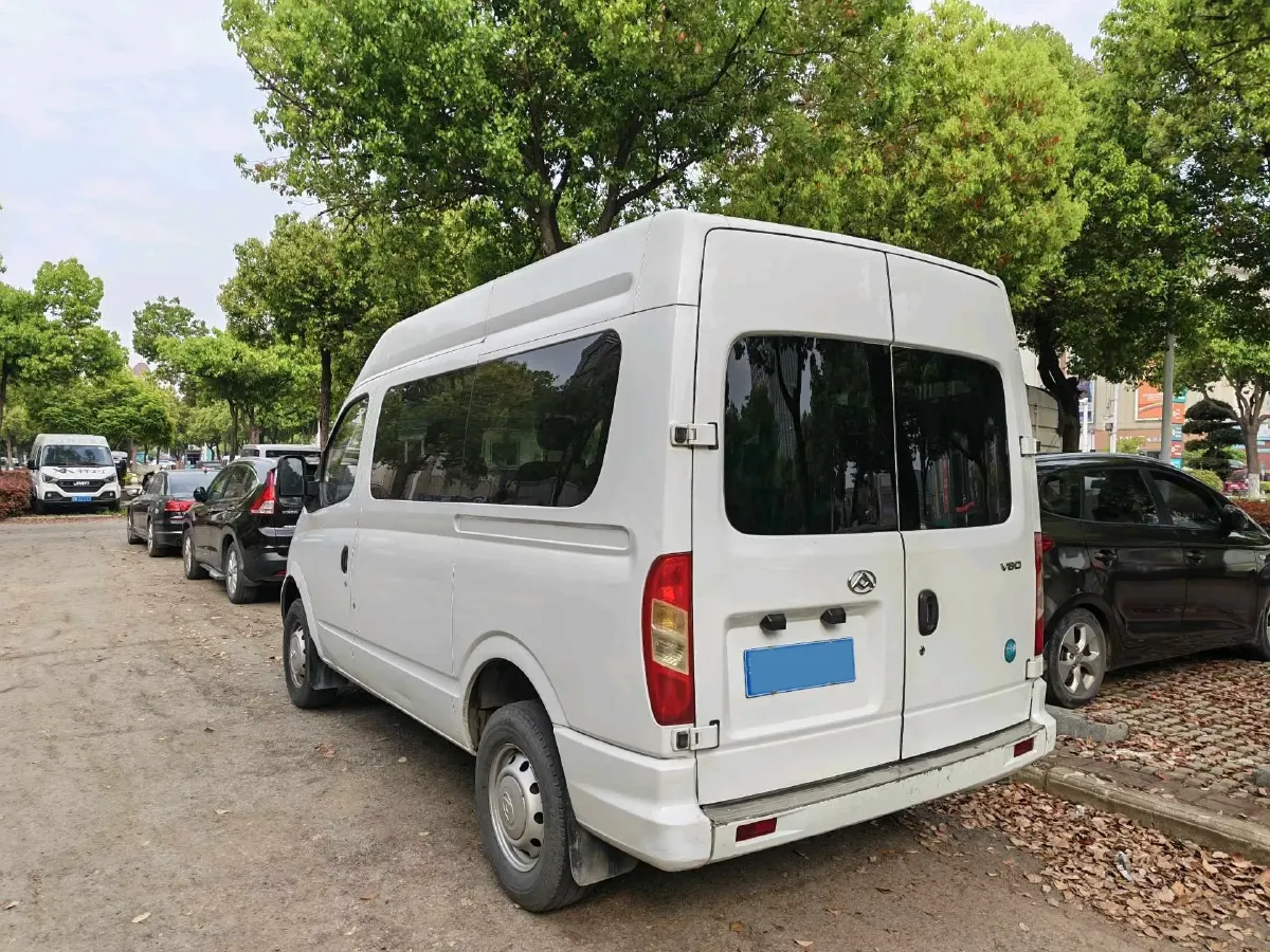 2023 MAXUS XinTu V80 2.0T 127HP L4 6MT,autocango,china used car exporter,china ev exporter,chinese used car exporter,chinese used ev exporter