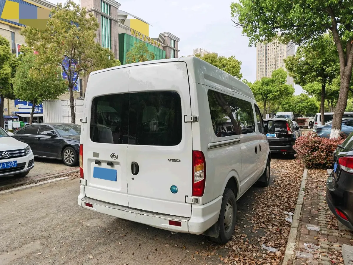 2023 MAXUS XinTu V80 2.0T 127HP L4 6MT,autocango,china used car exporter,china ev exporter,chinese used car exporter,chinese used ev exporter