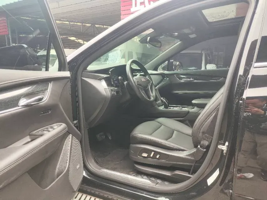 2021 Cadillac XT5 2.0T 237HP L4 9AT,autocango,china used car exporter,china ev exporter,chinese used car exporter,chinese used ev exporter