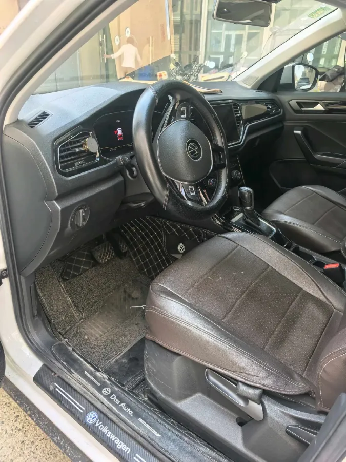 2021 Volkswagen T-Roc 1.4T 150HP L4 7DCT,autocango,china used car exporter,china ev exporter,chinese used car exporter,chinese used ev exporter