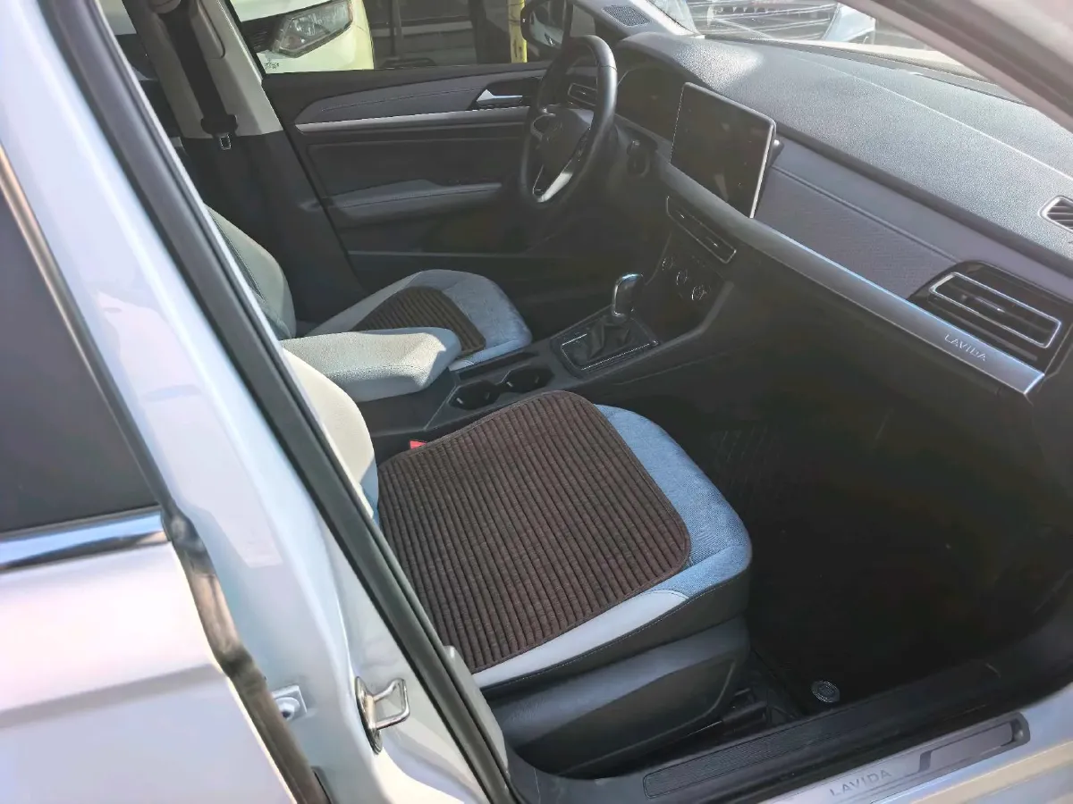 2023 Volkswagen Lavida 1.5T 160HP L4 7DCT,autocango,china used car exporter,china ev exporter,chinese used car exporter,chinese used ev exporter