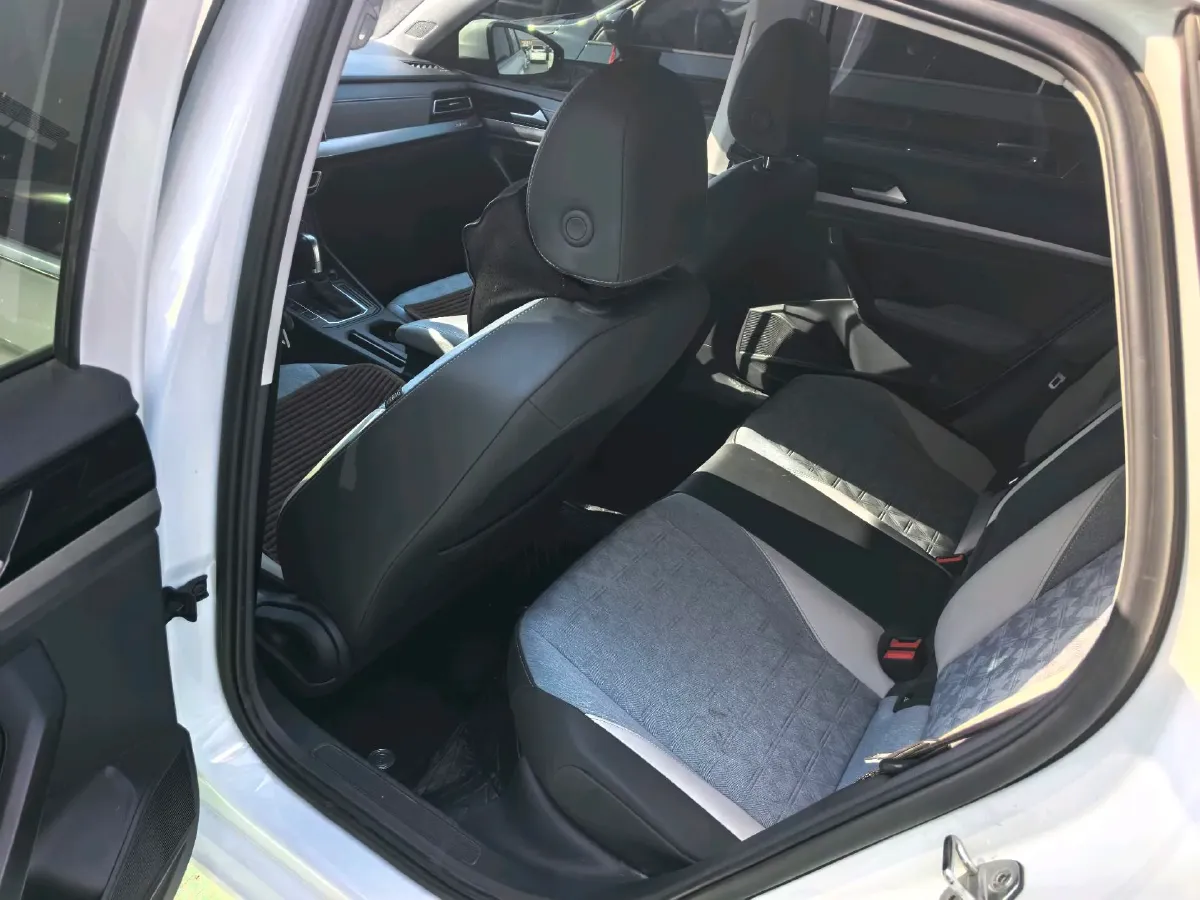 2023 Volkswagen Lavida 1.5T 160HP L4 7DCT,autocango,china used car exporter,china ev exporter,chinese used car exporter,chinese used ev exporter