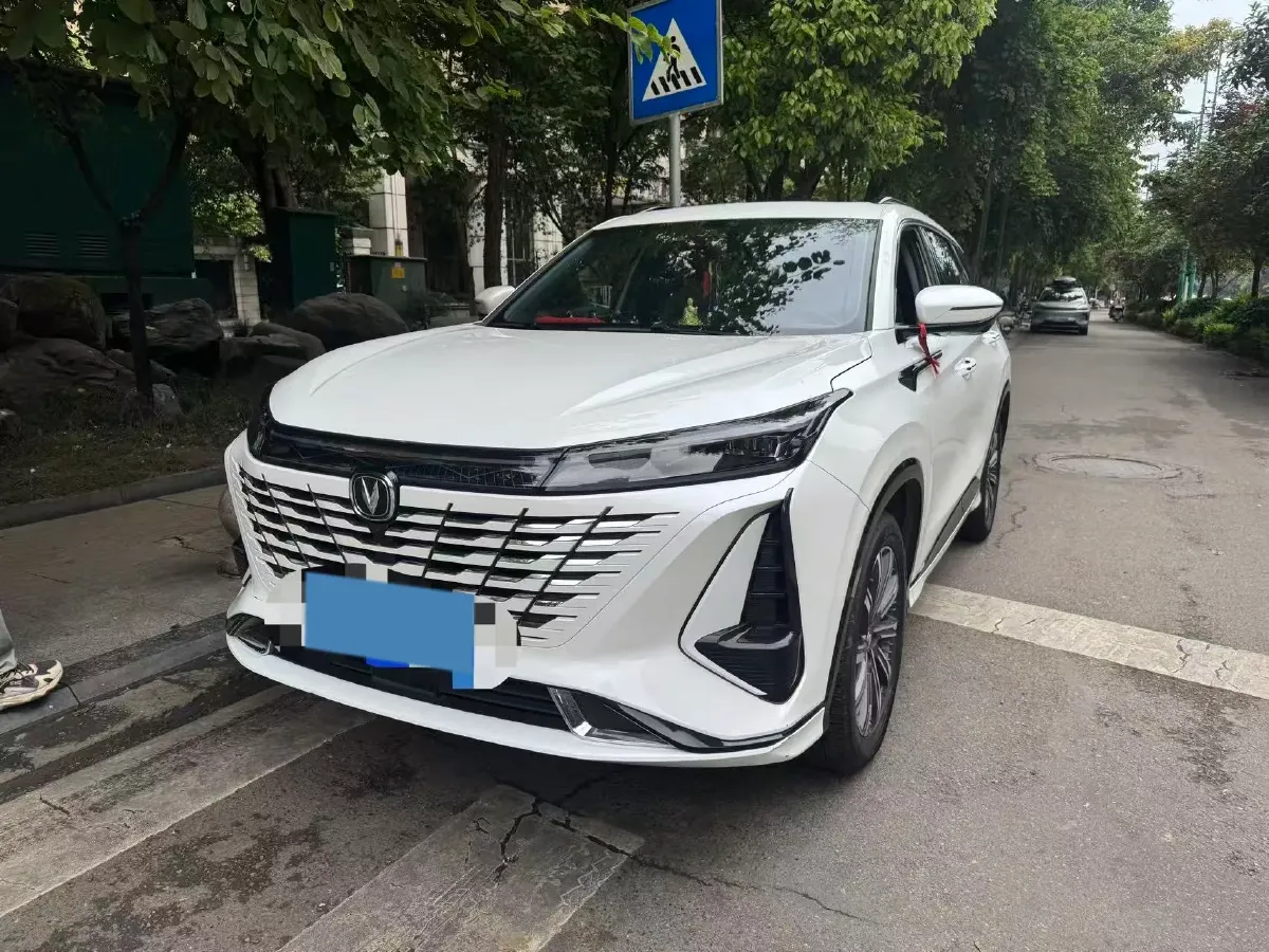 2022 ChangAn CS75 Plus 1.5T 188HP L4 8AT,autocango,china used car exporter,china ev exporter,chinese used car exporter,chinese used ev exporter