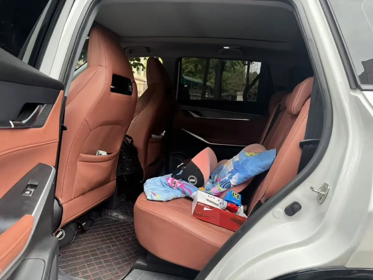 2022 ChangAn CS75 Plus 1.5T 188HP L4 8AT,autocango,china used car exporter,china ev exporter,chinese used car exporter,chinese used ev exporter