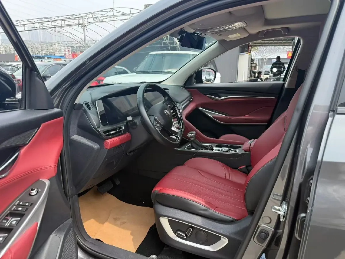 2020 ChangAn CS75 Plus 2.0T 233HP L4 8AT,autocango,china used car exporter,china ev exporter,chinese used car exporter,chinese used ev exporter