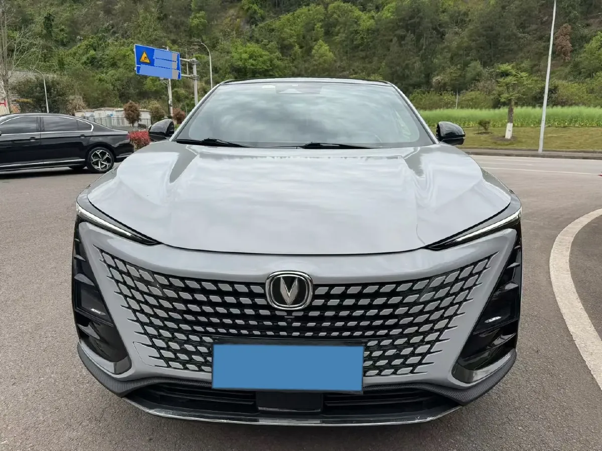 2022 ChangAn UNI-T 1.5T 188HP L4 7DCT,autocango,china used car exporter,china ev exporter,chinese used car exporter,chinese used ev exporter