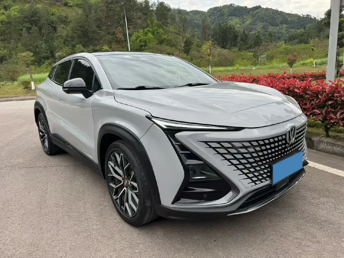 2022 ChangAn UNI-T 1.5T 188HP L4 7DCT,autocango,china used car exporter,china ev exporter,chinese used car exporter,chinese used ev exporter