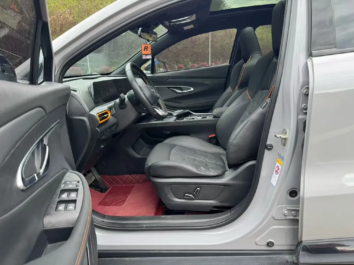 2022 ChangAn UNI-T 1.5T 188HP L4 7DCT,autocango,china used car exporter,china ev exporter,chinese used car exporter,chinese used ev exporter