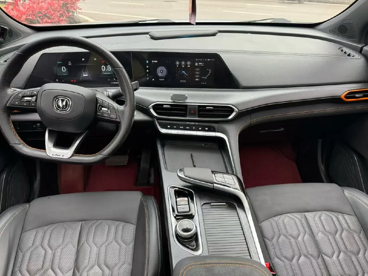 2022 ChangAn UNI-T 1.5T 188HP L4 7DCT,autocango,china used car exporter,china ev exporter,chinese used car exporter,chinese used ev exporter