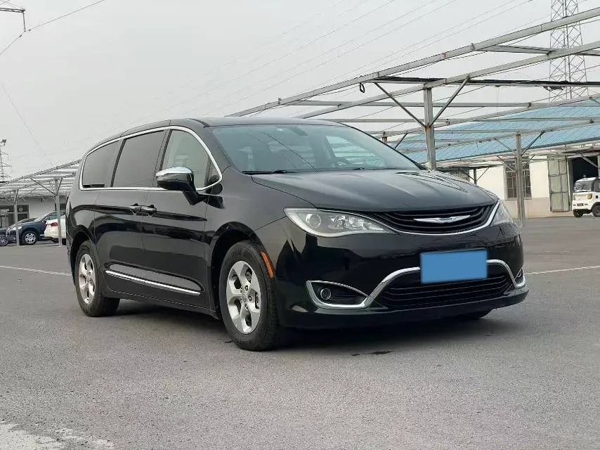2018 Chrysler Pacifica 3.6L 245HP V6 E-CVT PHEV 16KWH,autocango,china used car exporter,china ev exporter,chinese used car exporter,chinese used ev exporter