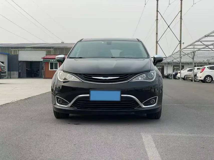 2018 Chrysler Pacifica 3.6L 245HP V6 E-CVT PHEV 16KWH,autocango,china used car exporter,china ev exporter,chinese used car exporter,chinese used ev exporter