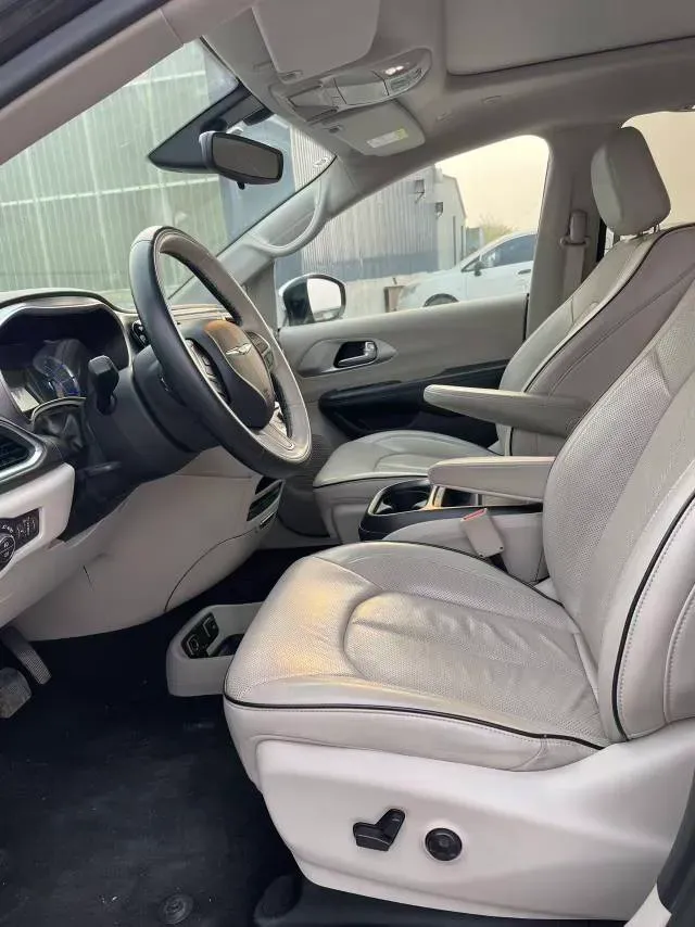 2018 Chrysler Pacifica 3.6L 245HP V6 E-CVT PHEV 16KWH,autocango,china used car exporter,china ev exporter,chinese used car exporter,chinese used ev exporter