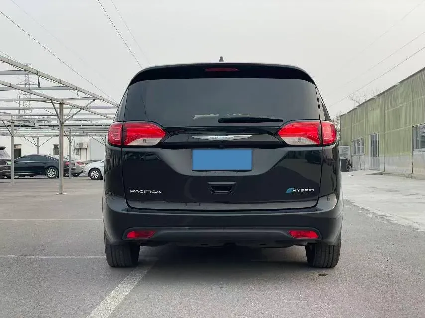 2018 Chrysler Pacifica 3.6L 245HP V6 E-CVT PHEV 16KWH,autocango,china used car exporter,china ev exporter,chinese used car exporter,chinese used ev exporter