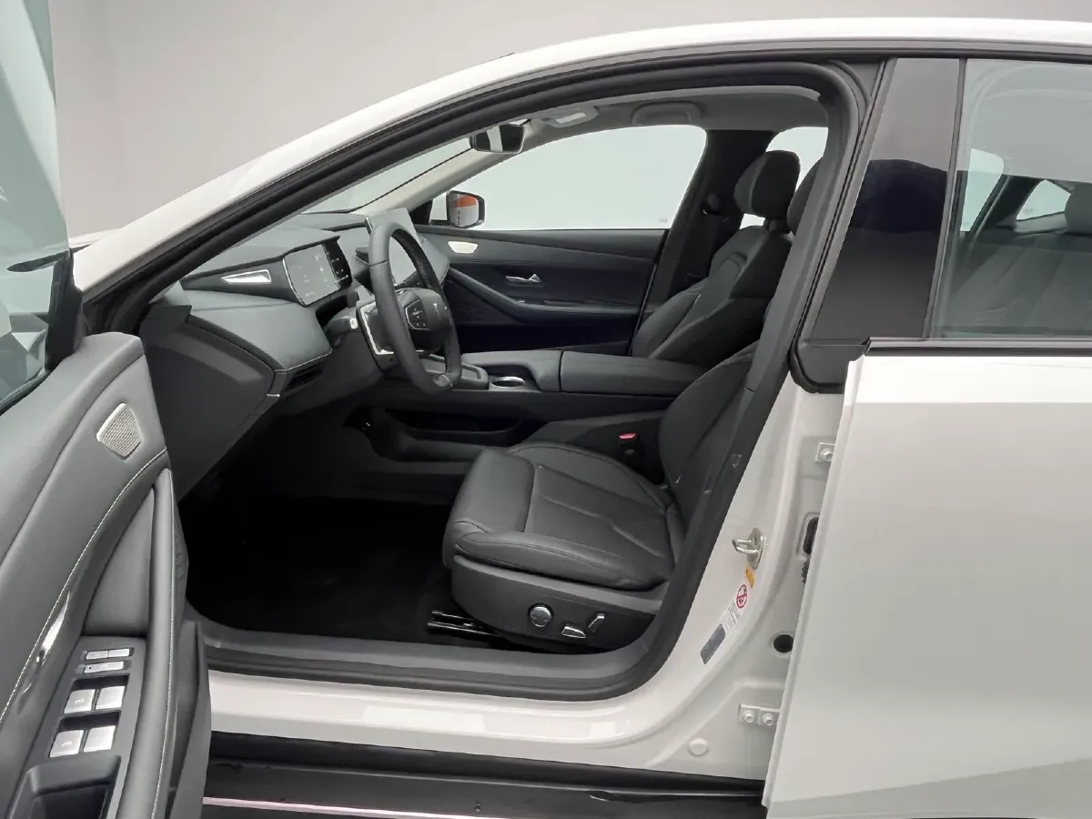 2022 Mazda 3 Axela 2.0L 158HP L4 6AT,autocango,china used car exporter,china ev exporter,chinese used car exporter,chinese used ev exporter