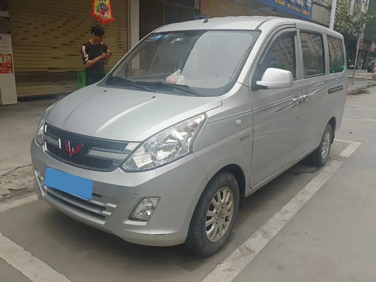 2019 WuLing HongGuang V 1.5L 105HP L4 5MT,autocango,china used car exporter,china ev exporter,chinese used car exporter,chinese used ev exporter