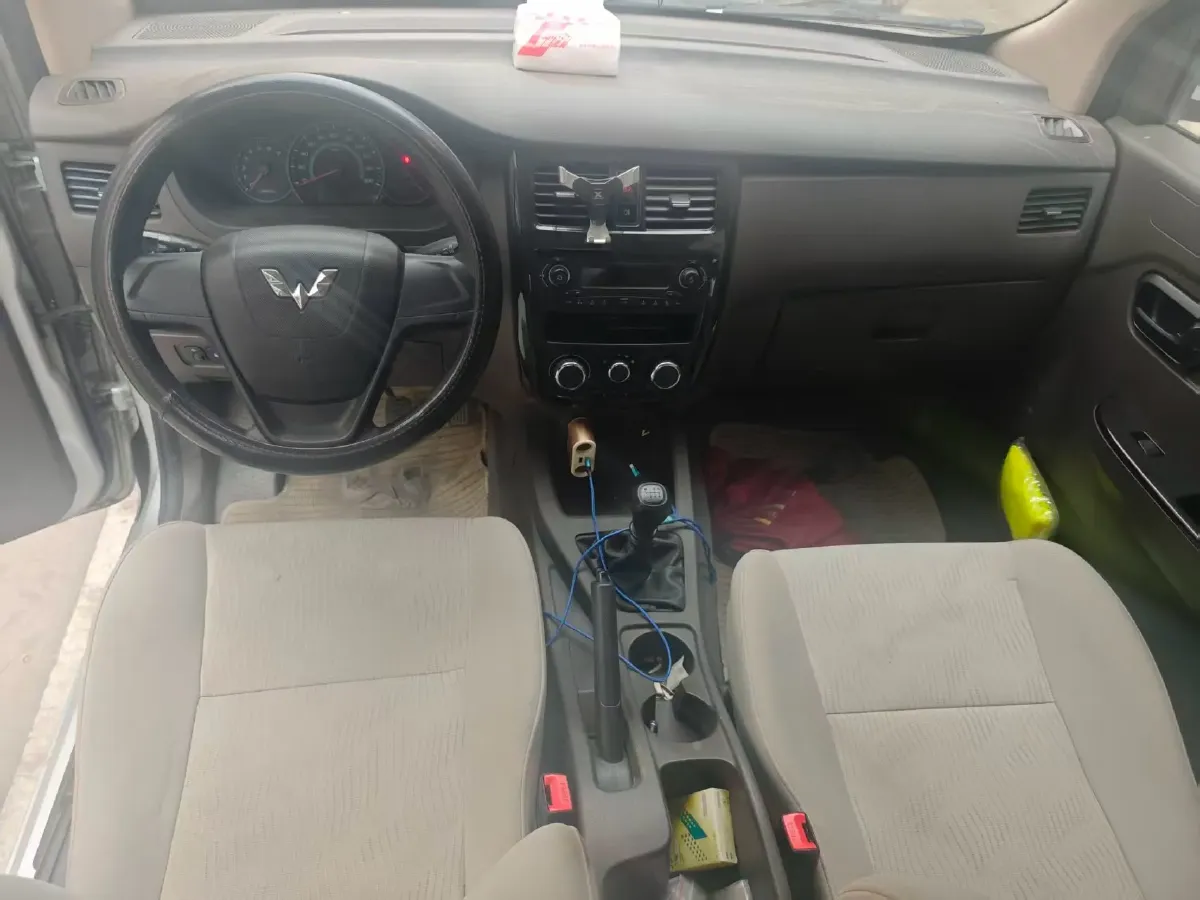 2019 WuLing HongGuang V 1.5L 105HP L4 5MT,autocango,china used car exporter,china ev exporter,chinese used car exporter,chinese used ev exporter