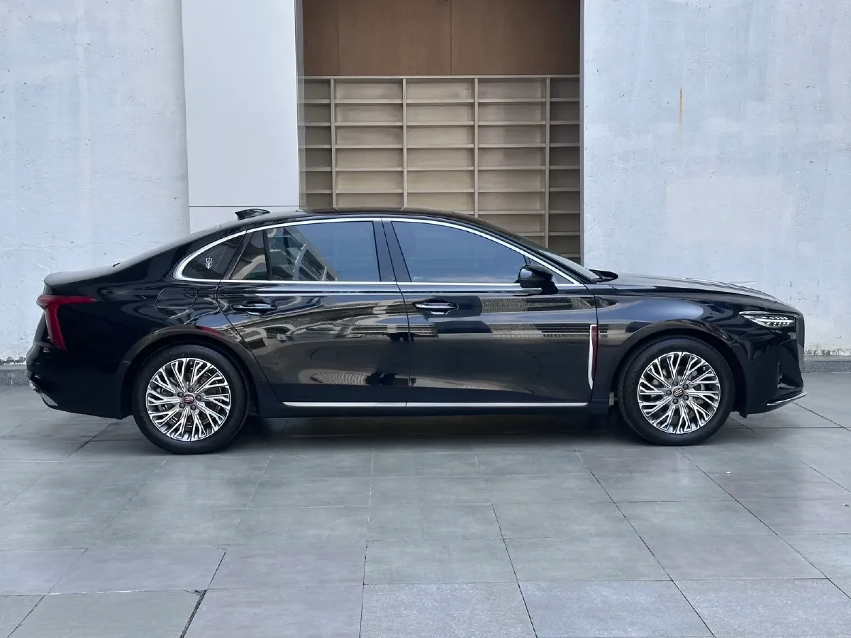 2023 HongQi H5 2.0T 224HP L4 8AT,autocango,china used car exporter,china ev exporter,chinese used car exporter,chinese used ev exporter