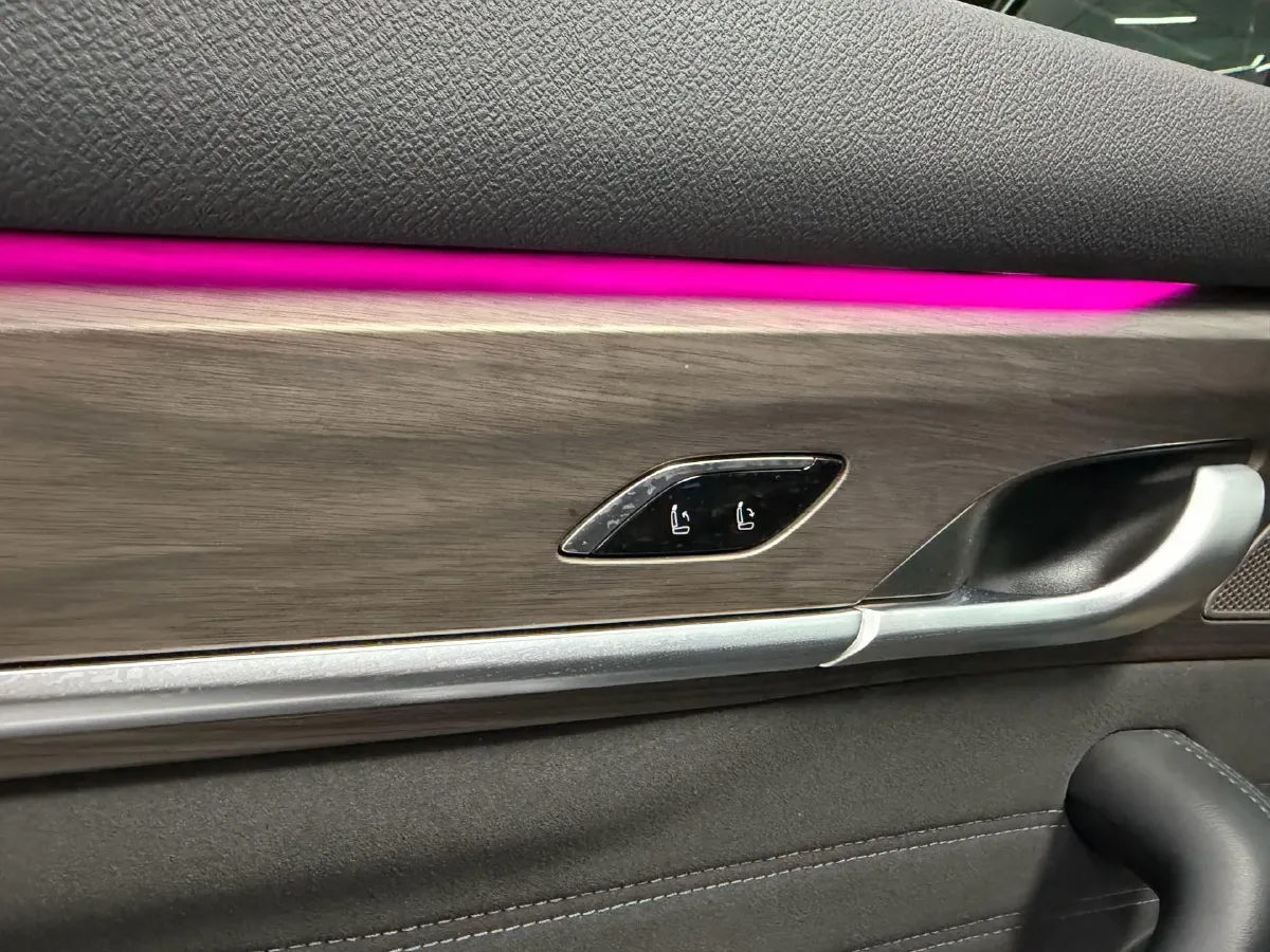 2025 Geely Monjaro 2.0T 238HP L4 8AT,autocango,china used car exporter,china ev exporter,chinese used car exporter,chinese used ev exporter