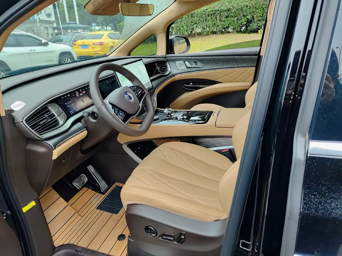 2025 Denza D9 1.5T 156HP L4 E-CVT PHEV 40KWH,autocango,china used car exporter,china ev exporter,chinese used car exporter,chinese used ev exporter