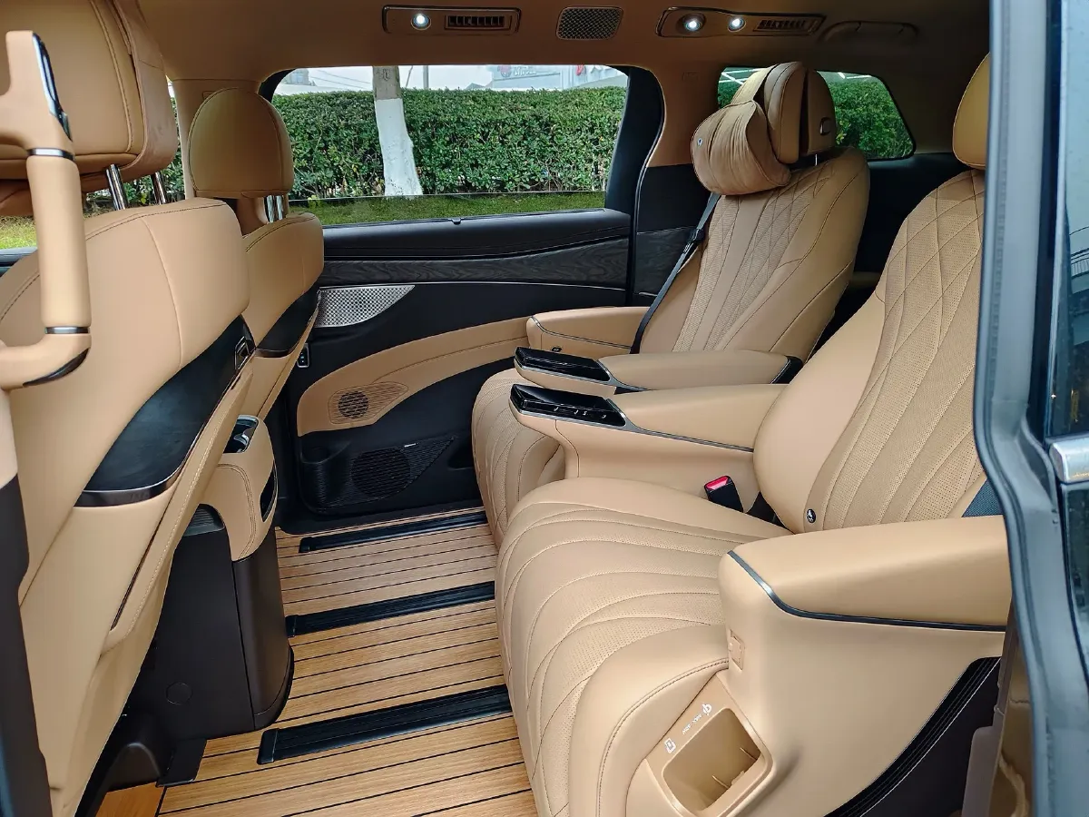 2025 Denza D9 1.5T 156HP L4 E-CVT PHEV 40KWH,autocango,china used car exporter,china ev exporter,chinese used car exporter,chinese used ev exporter