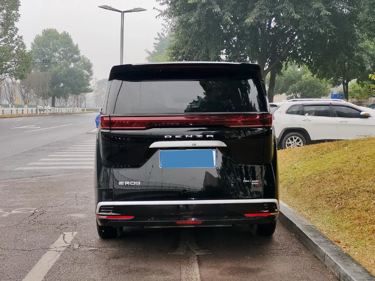 2025 Denza D9 1.5T 156HP L4 E-CVT PHEV 40KWH,autocango,china used car exporter,china ev exporter,chinese used car exporter,chinese used ev exporter