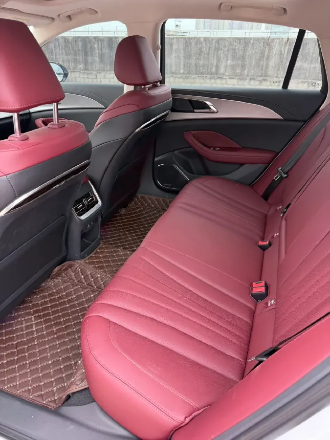 2023 HongQi H5 2.0T 224HP L4 8AT,autocango,china used car exporter,china ev exporter,chinese used car exporter,chinese used ev exporter