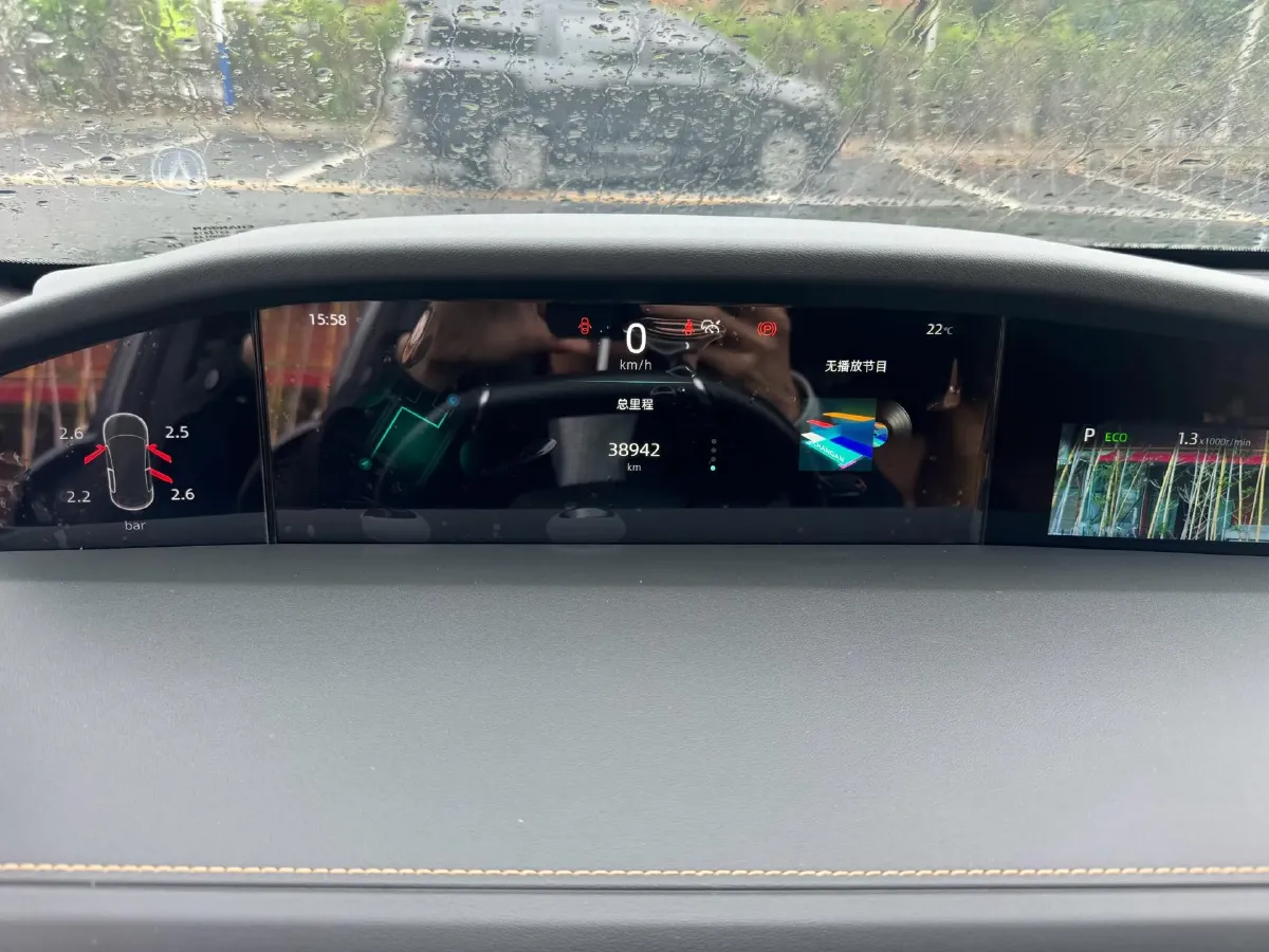 2021 ChangAn UNI-K 2.0T 233HP L4 8AT,autocango,china used car exporter,china ev exporter,chinese used car exporter,chinese used ev exporter