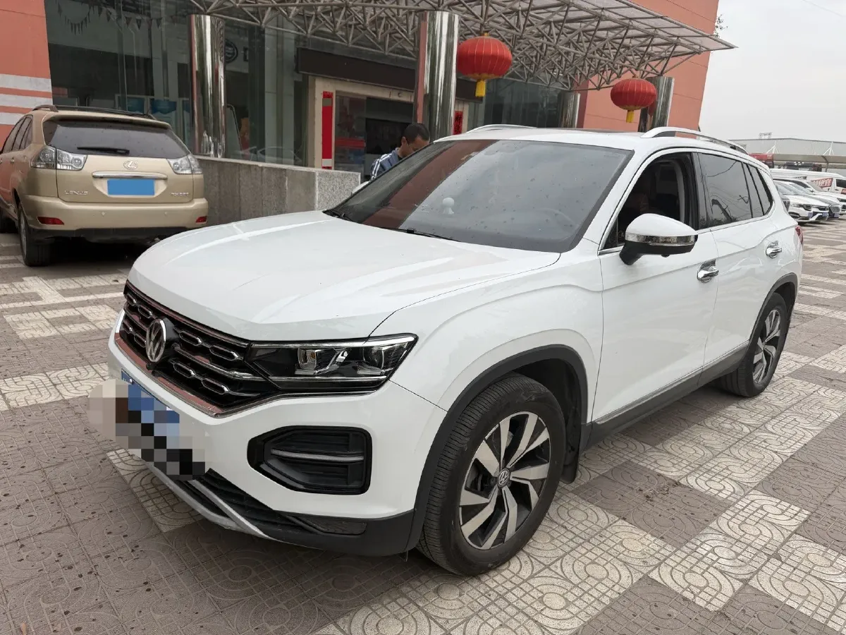 2019 Jeep Cherokee 2.0T 234HP L4 9AT,autocango,china used car exporter,china ev exporter,chinese used car exporter,chinese used ev exporter