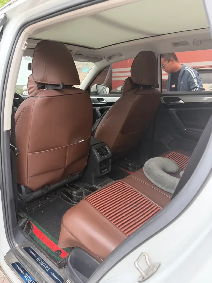 2019 Jeep Cherokee 2.0T 234HP L4 9AT,autocango,china used car exporter,china ev exporter,chinese used car exporter,chinese used ev exporter