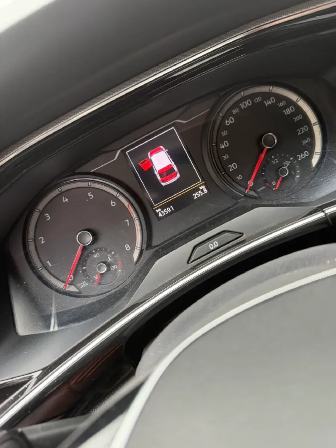 2019 Jeep Cherokee 2.0T 234HP L4 9AT,autocango,china used car exporter,china ev exporter,chinese used car exporter,chinese used ev exporter