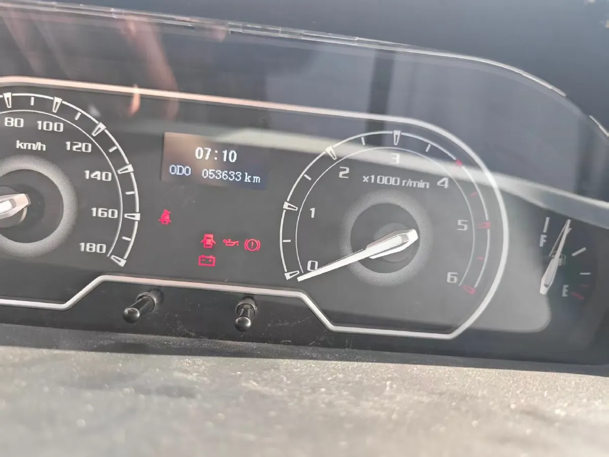 2021 MAXUS XinTu V80 2.0T 127HP L4 6MT,autocango,china used car exporter,china ev exporter,chinese used car exporter,chinese used ev exporter