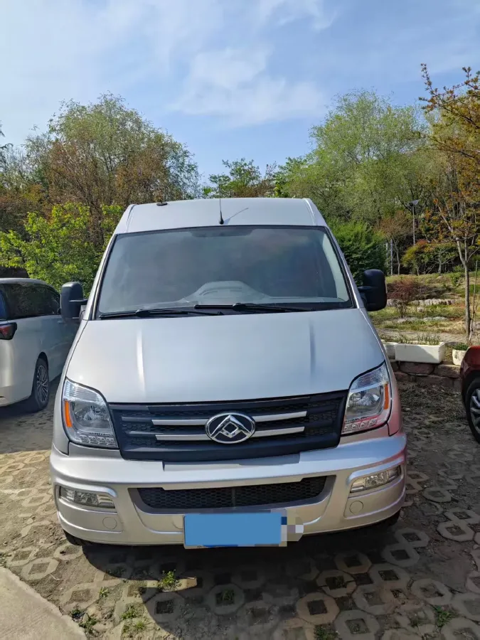 2021 MAXUS XinTu V80 2.0T 127HP L4 6MT,autocango,china used car exporter,china ev exporter,chinese used car exporter,chinese used ev exporter