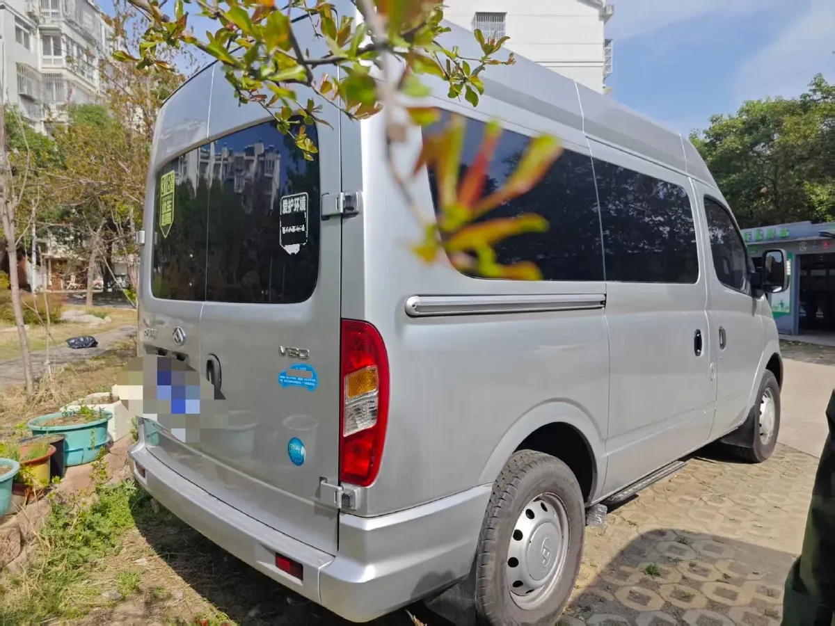 2021 MAXUS XinTu V80 2.0T 127HP L4 6MT,autocango,china used car exporter,china ev exporter,chinese used car exporter,chinese used ev exporter