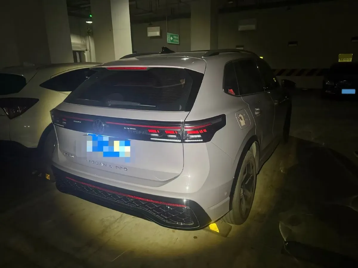 2024 Volkswagen Tiguan L 2.0T 186HP L4 7DCT,autocango,china used car exporter,china ev exporter,chinese used car exporter,chinese used ev exporter