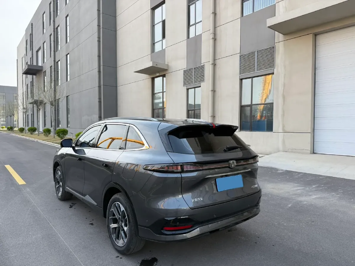 2025 ChangAn CS75 Plus 1.5T 192HP L4 8AT,autocango,china used car exporter,china ev exporter,chinese used car exporter,chinese used ev exporter