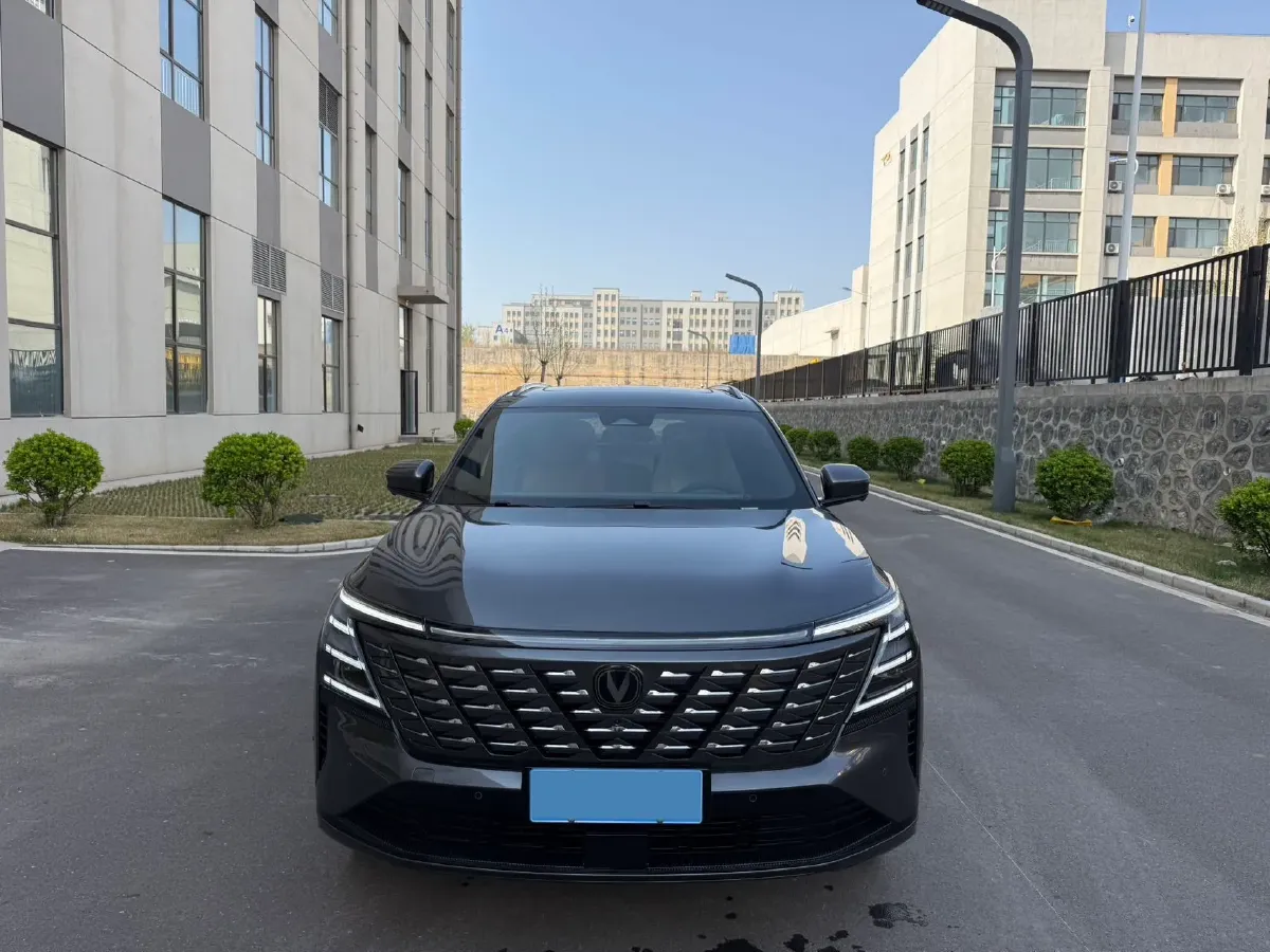 2025 ChangAn CS75 Plus 1.5T 192HP L4 8AT,autocango,china used car exporter,china ev exporter,chinese used car exporter,chinese used ev exporter