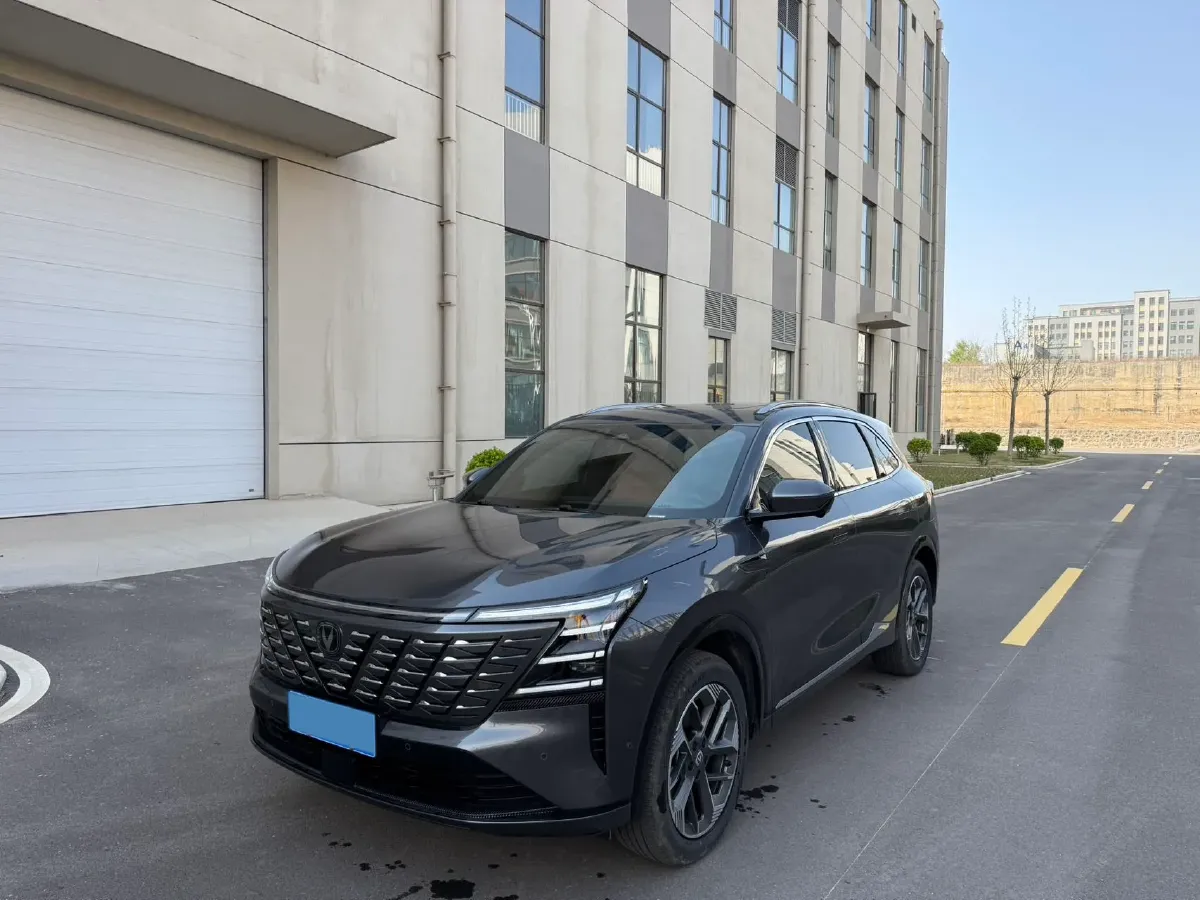 2025 ChangAn CS75 Plus 1.5T 192HP L4 8AT,autocango,china used car exporter,china ev exporter,chinese used car exporter,chinese used ev exporter