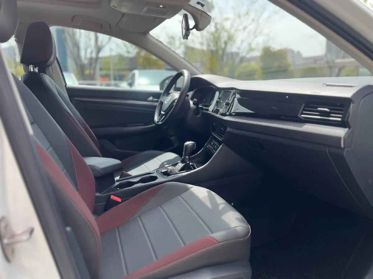 2019 Volkswagen Golf Sportsvan 1.6L 110HP L4 6AT,autocango,china used car exporter,china ev exporter,chinese used car exporter,chinese used ev exporter