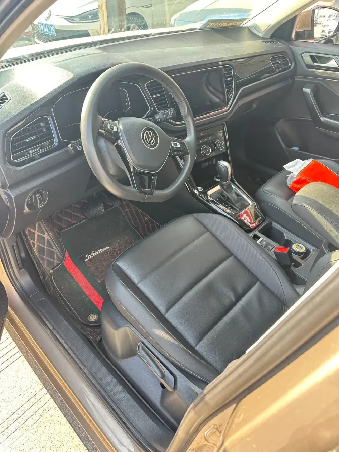 2021 Volkswagen T-Roc 1.4T 150HP L4 7DCT,autocango,china used car exporter,china ev exporter,chinese used car exporter,chinese used ev exporter