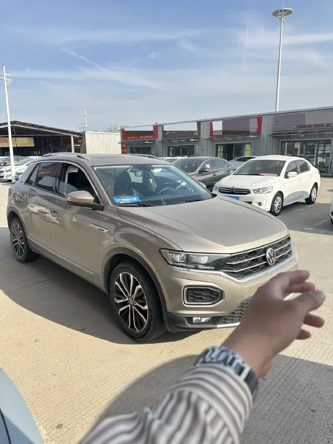 2021 Volkswagen T-Roc 1.4T 150HP L4 7DCT,autocango,china used car exporter,china ev exporter,chinese used car exporter,chinese used ev exporter