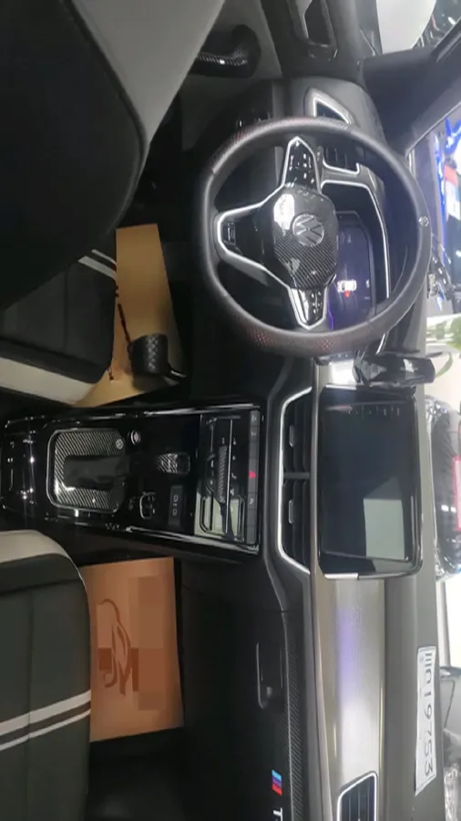 2025 Volkswagen T-Roc 1.5T 160HP L4 7DCT,autocango,china used car exporter,china ev exporter,chinese used car exporter,chinese used ev exporter