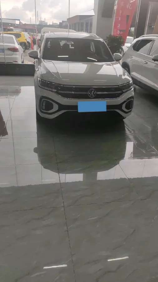 2025 Volkswagen T-Roc 1.5T 160HP L4 7DCT,autocango,china used car exporter,china ev exporter,chinese used car exporter,chinese used ev exporter