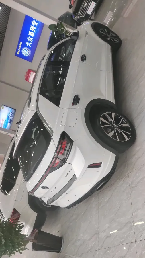 2025 Volkswagen T-Roc 1.5T 160HP L4 7DCT,autocango,china used car exporter,china ev exporter,chinese used car exporter,chinese used ev exporter