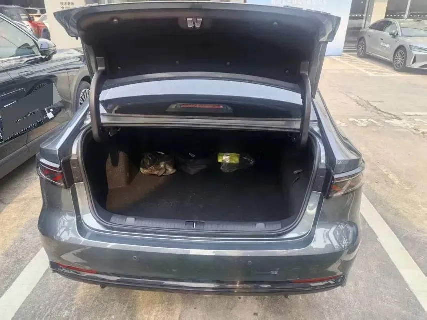 2025 Fulwin FulwinA8L 1.5T 156HP L4 1DHT PHEV 18.67KWH,autocango,china used car exporter,china ev exporter,chinese used car exporter,chinese used ev exporter