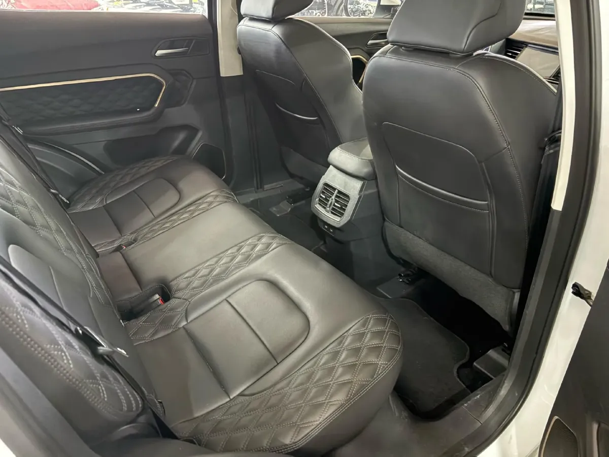 2020 Haval H6 1.5T 169HP L4 7DCT,autocango,china used car exporter,china ev exporter,chinese used car exporter,chinese used ev exporter