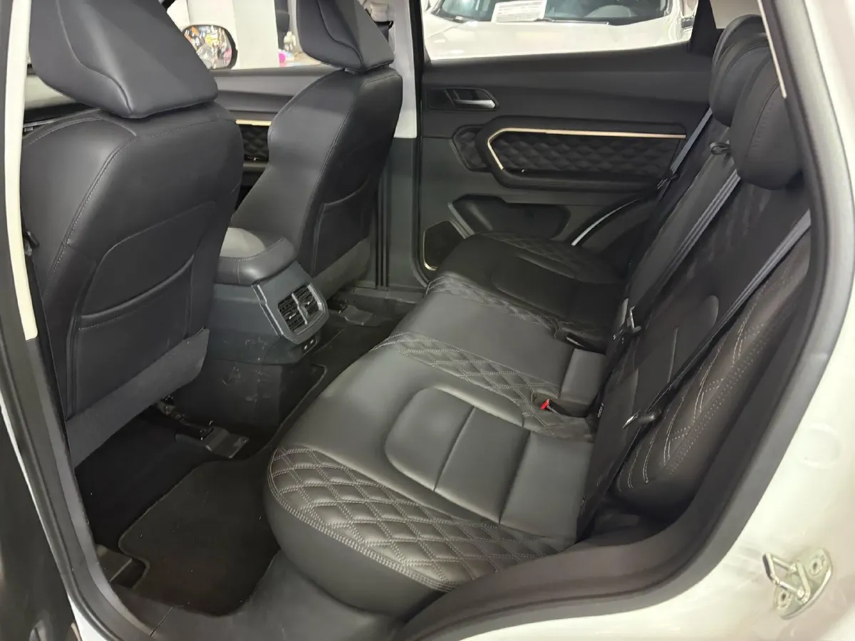 2020 Haval H6 1.5T 169HP L4 7DCT,autocango,china used car exporter,china ev exporter,chinese used car exporter,chinese used ev exporter